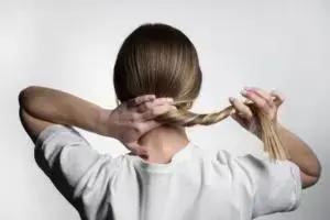 Laboratório Indeniza Mulher: Coleta de Cabelo Inadequada
